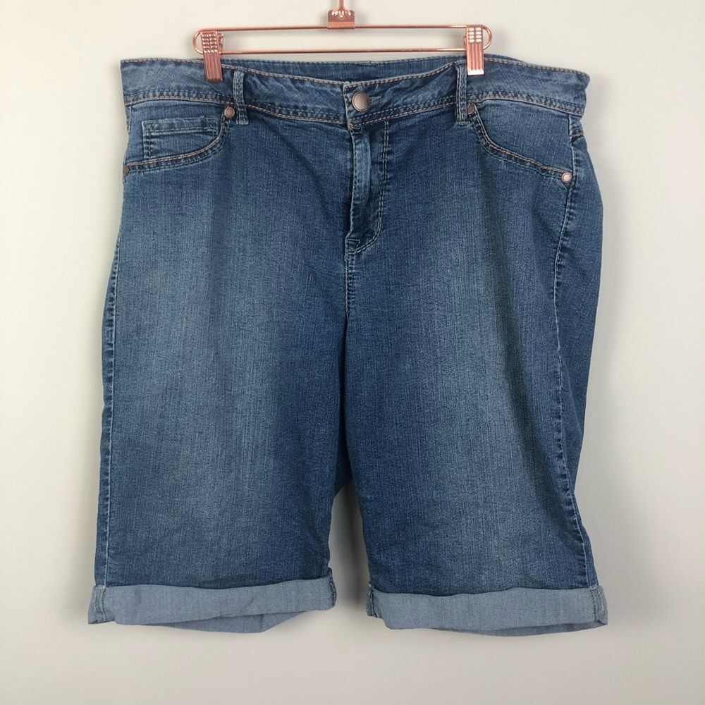 Avenue Capri Cuffed Jean Shorts